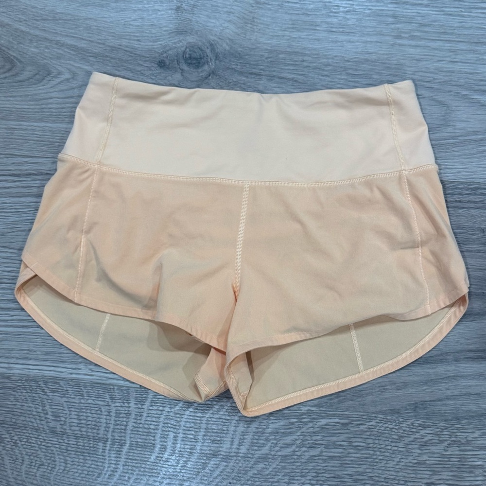Lululemon Speed Up H/R 2.5” shorts - size 6
